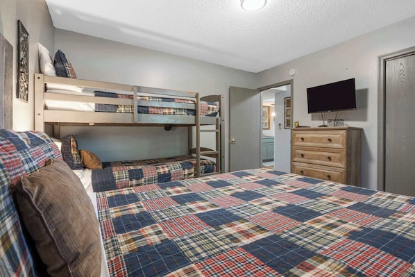 Condo, Multiple Beds, Patio, Mountain View (Black Bear Lodge) | 2 bedrooms, individually decorated, individually furnished, free WiFi - Black Bear Lodge - 1 Mile From Silver Dollar City (Branson West)