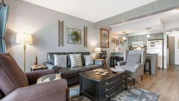 Condo, Multiple Beds, Patio, Mountain View (Black Bear Lodge) | Living area | 42-inch flat-screen TV with digital channels