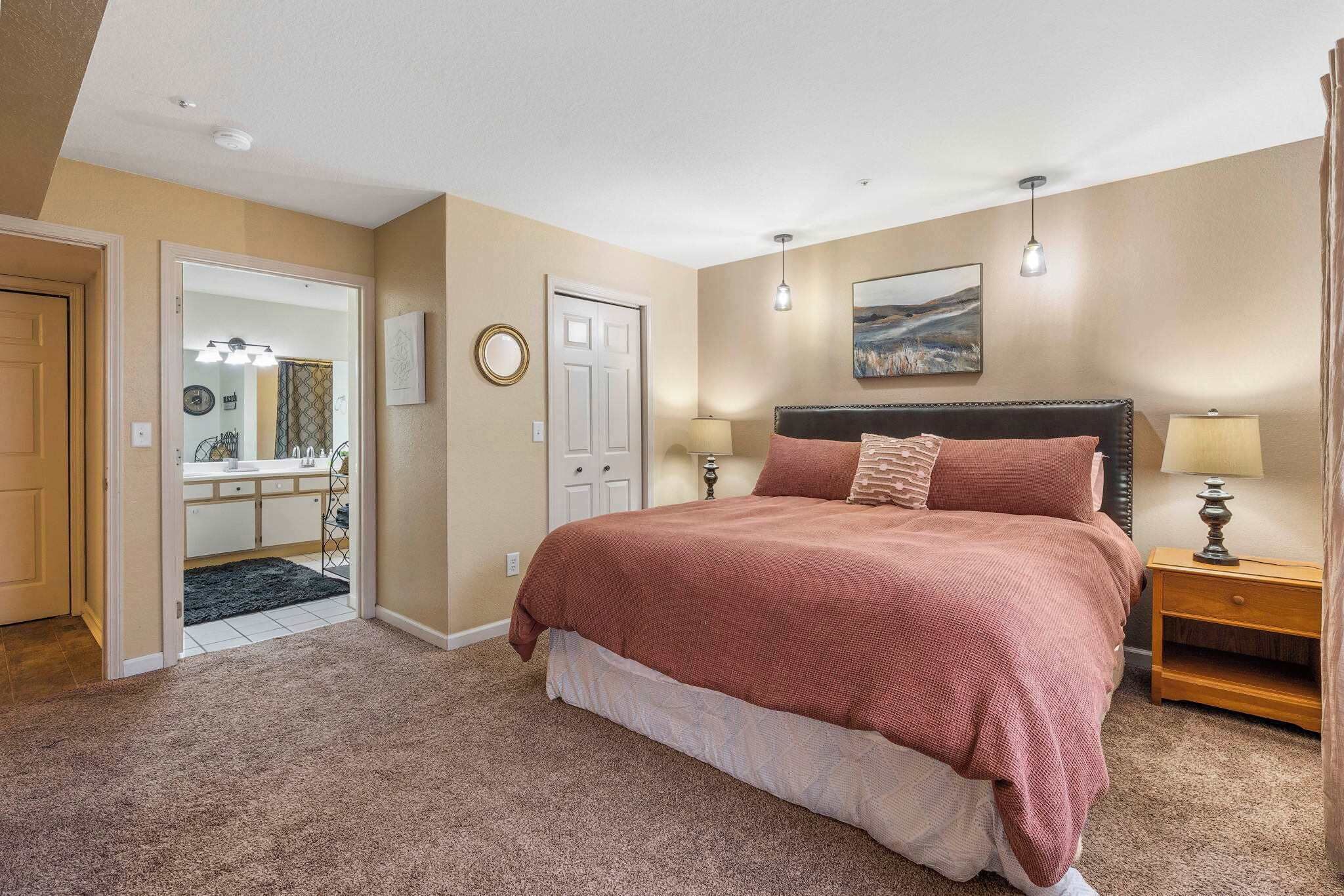 Condo, Multiple Beds, Patio, Garden View (Bunker Ridge Rendezvous) | 2 bedrooms, individually decorated, individually furnished, bed sheets