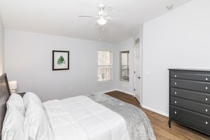 1 bedroom, bed sheets