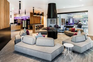 Appartamento, letti multipli | Soggiorno | TV 40 pollici con canali digitali