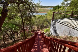 Nhà, nhiều giường, sân hiên (Coventry Oasis) | Ban công