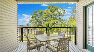 Condo, Multiple Beds, Pool Access, Garden View (Fairview Escape) | Outdoor dining