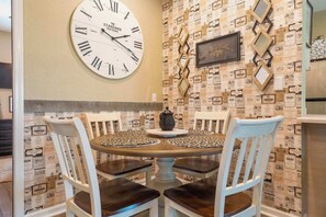 Condo, Multiple Beds, Pool Access, Garden View (Fairview Escape) | Dining