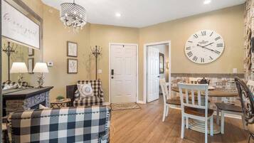 Condo, Multiple Beds, Pool Access, Garden View (Fairview Escape) | Interior