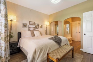2 habitaciones, decoración personalizada y muebles diferentes 