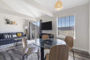 Condo, Multiple Beds, Fireplace, Golf View (Fall Creek Retreat) | Living room | Fireplace