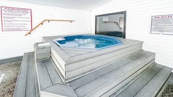 Condo, Multiple Beds, Patio, Pool View (Foothills Tranquility) | Indoor spa tub