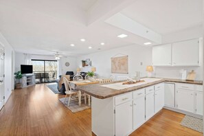 Condo, Multiple Beds, Patio (Foothills Walk-in ) | Interior