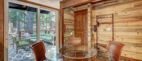 House, Multiple Beds, Hot Tub, Mountain View (Blue Lake House) | Dining