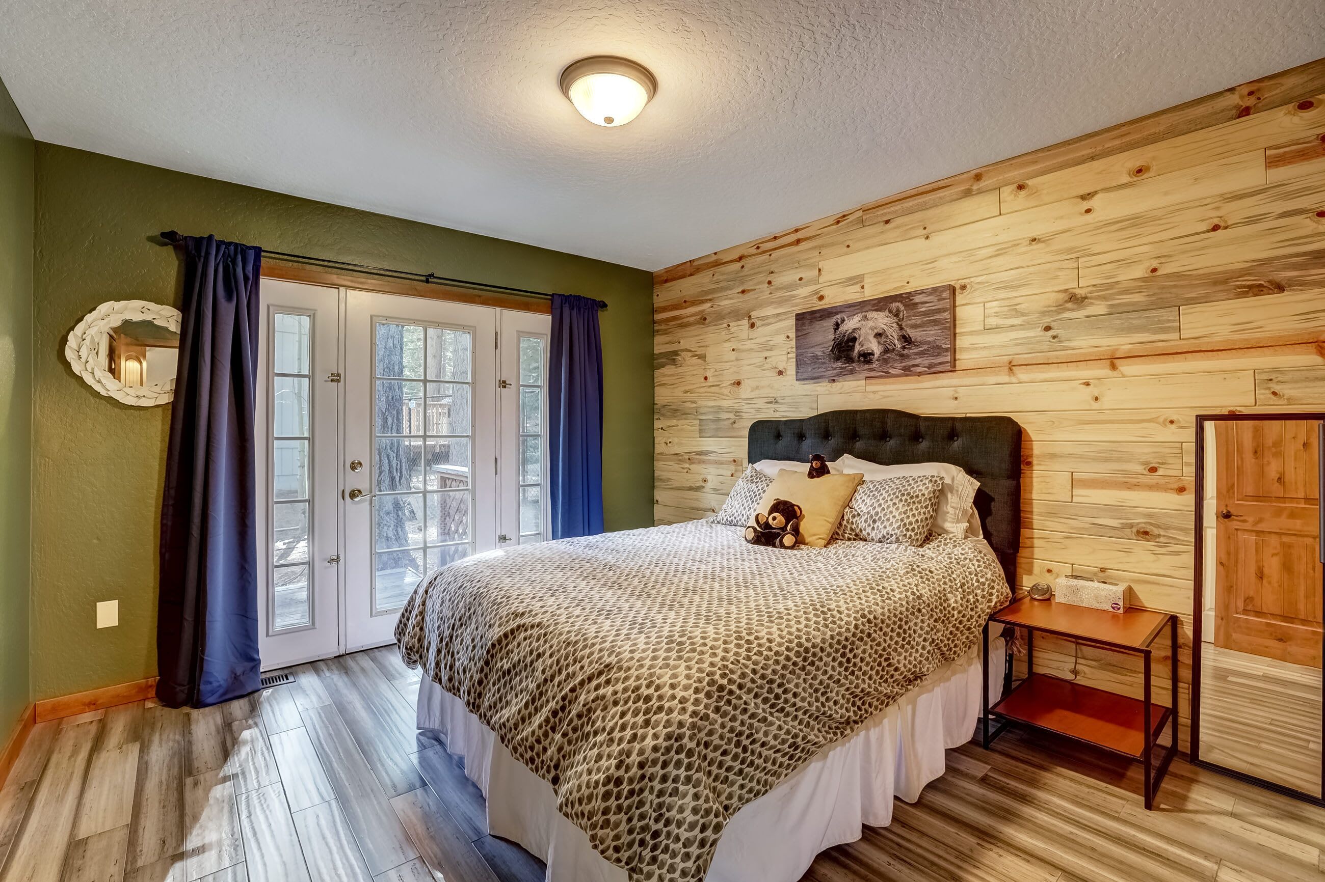 House, Multiple Beds, Hot Tub, Mountain View (Blue Lake House) | 3 bedrooms, WiFi (free), individually decorated, individually furnished