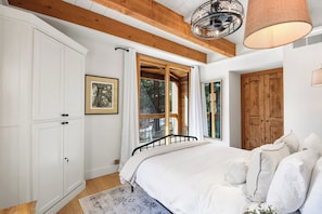 Townhome, Multiple Beds, Balcony, Mountain View (Gold Bend Bliss)