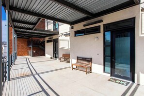 Condo, 1 King Bed, Balcony (Good Vibrations) | Balcony - Convenient Condo Near Zilker & Barton Springs! (Austin)