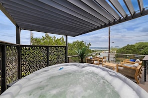 House, Multiple Beds, Hot Tub | Spa