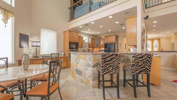 House, Multiple Beds, Kitchen | Private kitchen | Fridge, microwave, oven, stovetop