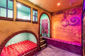 House, Multiple Beds, Private Pool, Pool View | 1 bedroom, bed sheets