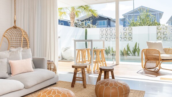 Living area - Casa Del Salt- Modern beachside holiday home (kingscliff)