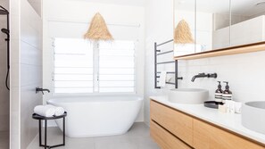 Bathtub
