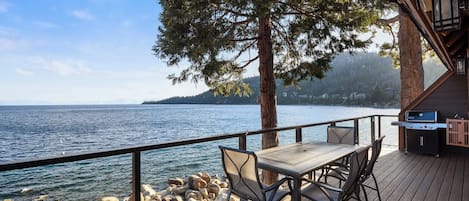 屋外ダイニングエリア