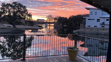 Rumah, Beberapa Tempat Tidur, perapian | Balkon