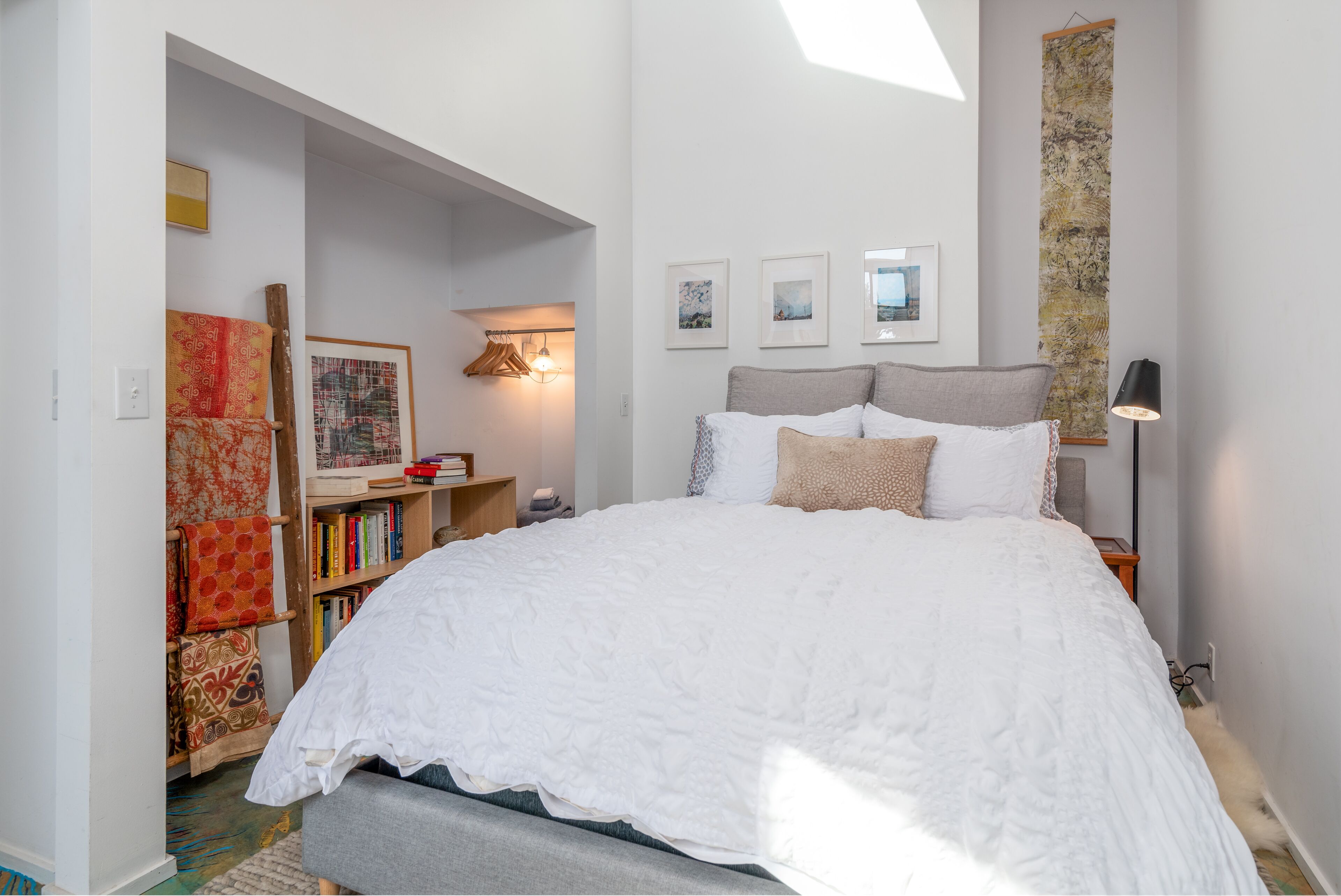 2 عدّة غرف نوم وواي فاي مجانًا وملاءات أسرّة