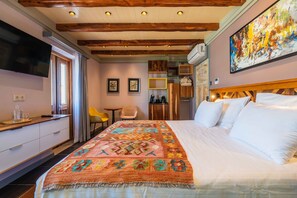 Minibar, Wi-Fi gratuit, draps fournis