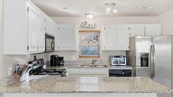 Condo, Multiple Beds, Patio, Mountain View (Oak Lane Escape) | Private kitchen | Coffee/tea maker