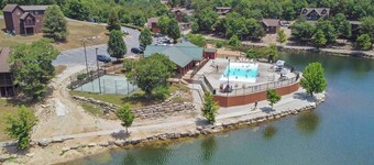 Oak Lane Escape - Branson - Resort Condo on Golf Course w/ Endless Amenities