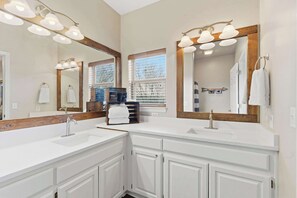 Condo, Multiple Beds, Patio, Mountain View (Oak Lane Escape) | Bathroom - Oak Lane Escape - Branson - Resort Condo on Golf Course w/ Endless Amenities (Branson West)