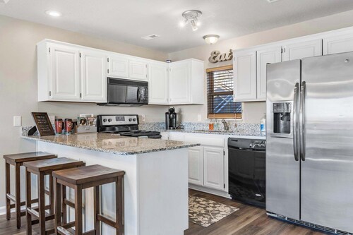 Oak Lane Escape - Branson - Resort Condo on Golf Course w/ Endless Amenities