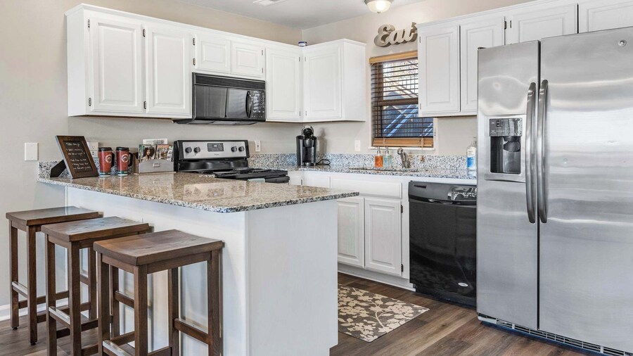 Oak Lane Escape - Branson - Resort Condo on Golf Course w/ Endless Amenities