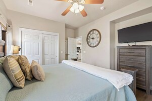 2 habitaciones, decoración personalizada y muebles diferentes 