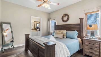 Condo, nhiều giường, sân hiên, quang cảnh núi (Oak Lane Escape) | 2 phòng ngủ, trang trí khác biệt