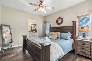 2 bedrooms, individually decorated, individually furnished