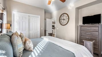 Apartment, Mehrere Betten, Terrasse, Bergblick (Oak Lane Escape) | 2 Schlafzimmer, individuell dekoriert, individuell eingerichtet