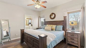 Condo, Multiple Beds, Patio, Mountain View (Oak Lane Escape) | 2 bedrooms, individually decorated, individually furnished