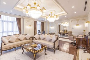 Phòng Presidential | Bộ đồ giường cao cấp, nệm có lớp đệm bông, minibar 