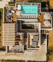 Seasonal outdoor pool, pool umbrellas, sun loungers