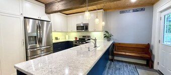 Inn The Moment: A Bright and Cozy Getaway in the Heart of Muskoka