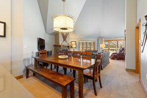 Condo, 3 Bedrooms | Dining