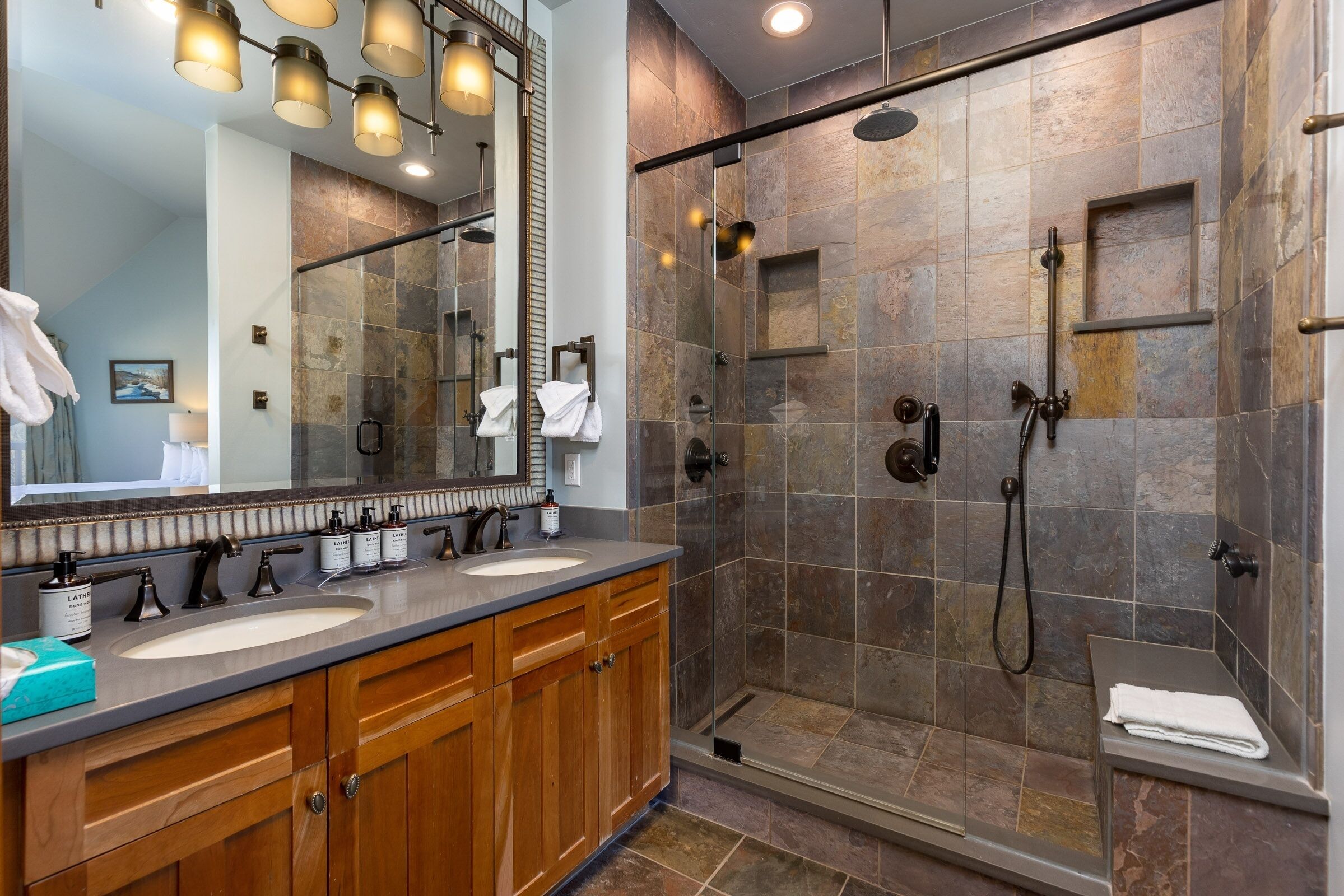 Condo, 3 Bedrooms | Bathroom | Towels, shampoo