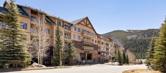 2300 Red Hawk Lodge 3 Bedroom Condo by RedAwning