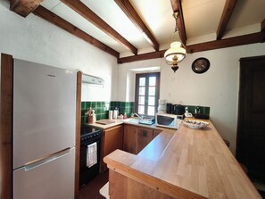 Coffee/tea maker, fridge, microwave, oven - Paisible Holidays For 4, Gîte 60 M² With Garden ! (Pietrosella)