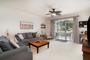 Living area - Ironwood #1621 Great Amenities! (North Myrtle Beach)