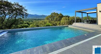 Villa Ciste - 12/15pers - Heated swimming pool - Panoramic mountain view -