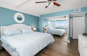 2 slaapkamers, een strijkplank/strijkijzer, gratis wifi, beddengoed