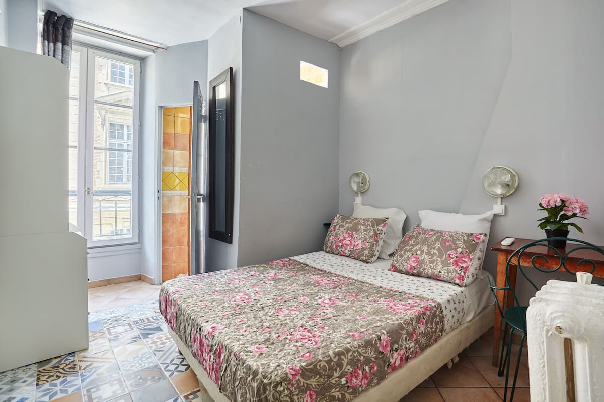 Chambre Double avec Salle de Bain Privative | 무료 WiFi, 침대 시트