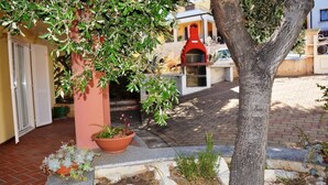 Terrace/patio - VILLA OLIVIA: spacious villa with sea view (Cala Gonone)