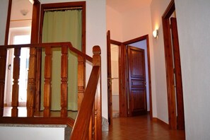 Interior - VILLA OLIVIA: spacious villa with sea view (Cala Gonone)