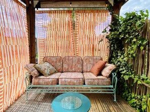 Terrace/patio - Victorian on Garden: Best Location in Town (Bellingham)